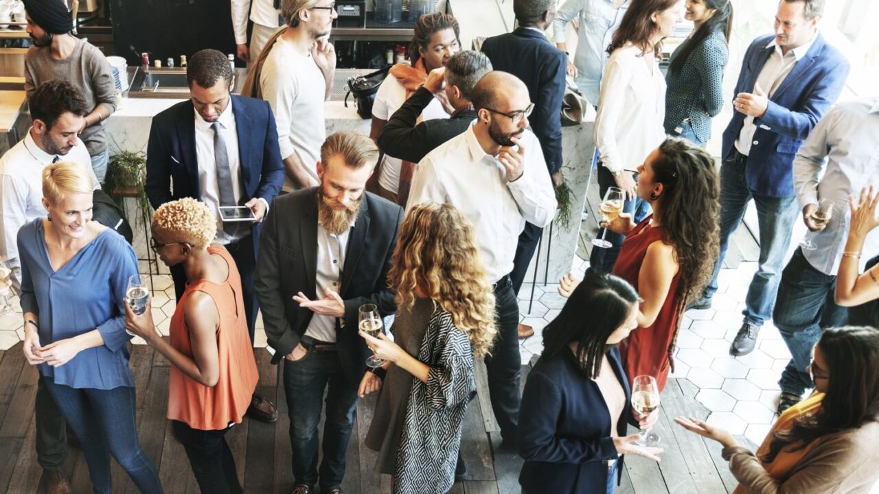 Networking aux USA : comment établir des contacts professionnels pendant votre stage