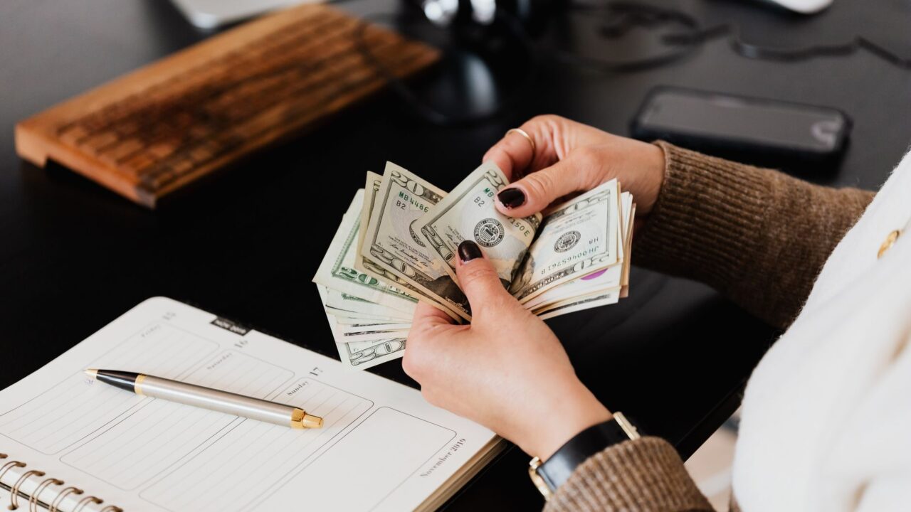 Salaire minimum aux USA en 2027 : ce que &ccedil;a change pour ton stage r&eacute;mun&eacute;r&eacute;